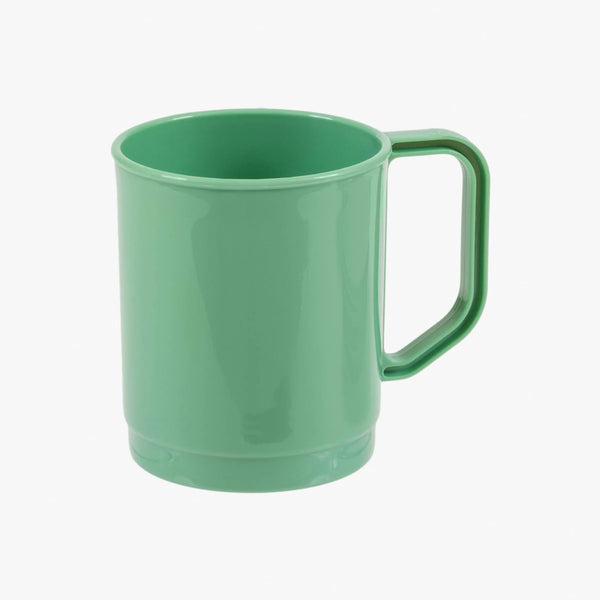A lightweight and durable polypropylene 275ml mug.